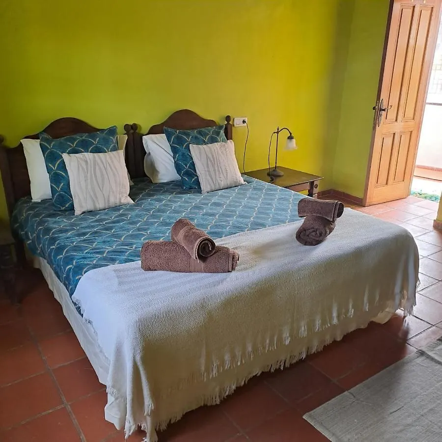 Casona La Orilla 1908 Tias Bed & Breakfast