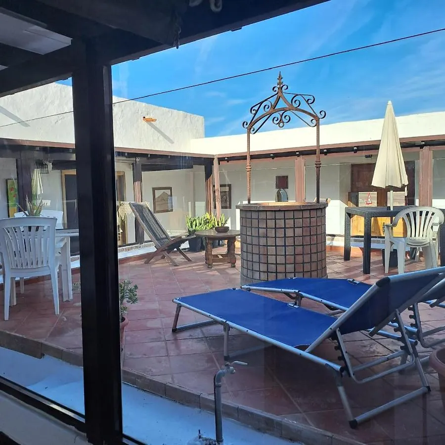 Casona La Orilla 1908 Tias Bed & Breakfast